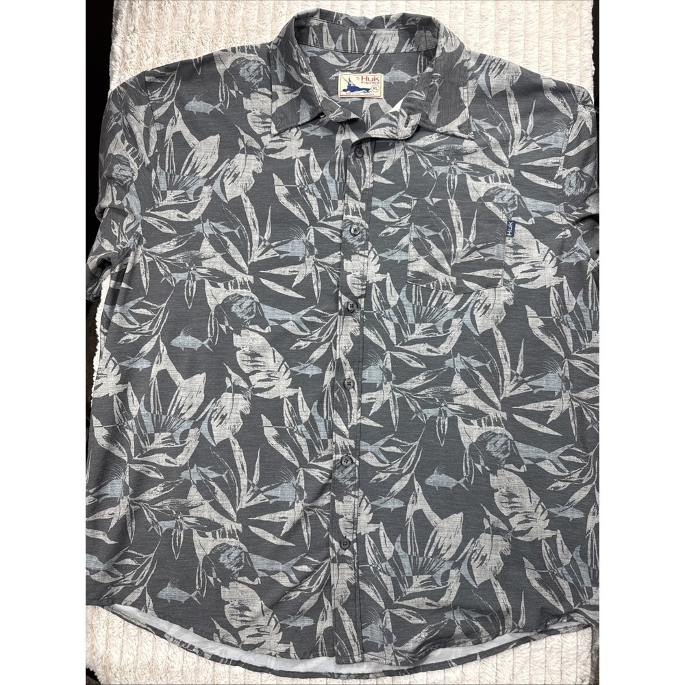 Huk Fishing Men XL Blue Gray Floral Travel Short Sleeve Button Up Hawaiian EUC!!